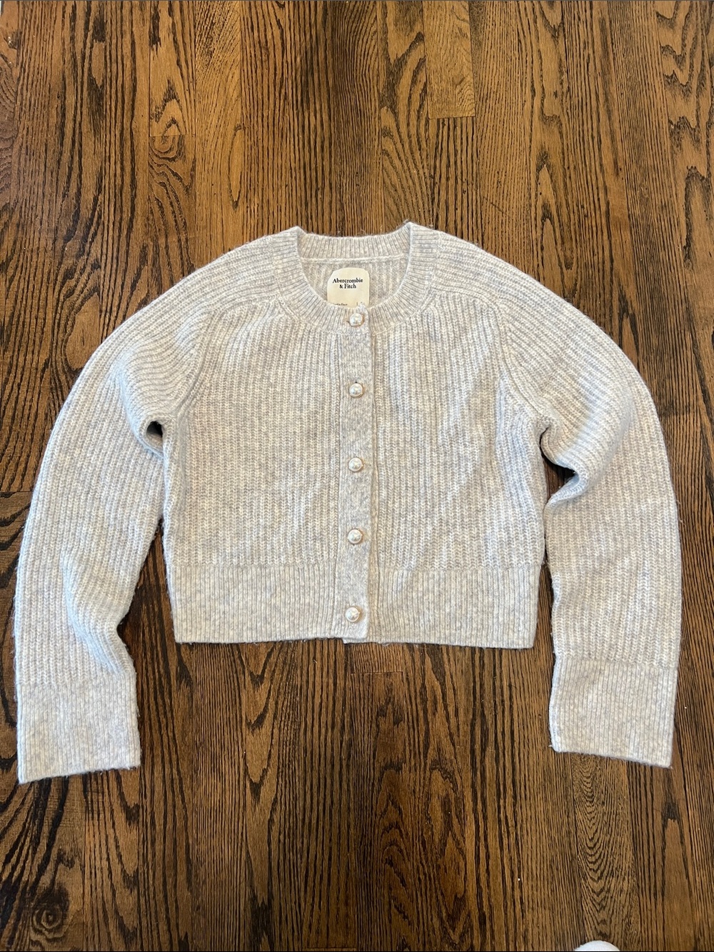 Abercrombie & Fitch Gray Ribbed Pearl-Button Cropped Cardigan